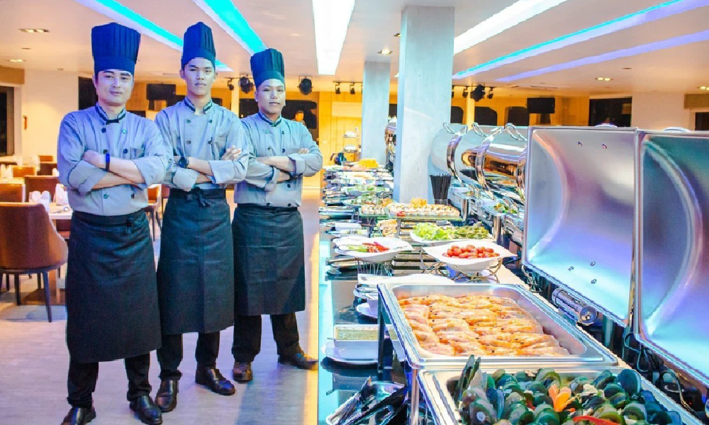 Luxury White Dinner Cruise – International Buffet & Unlimited Beer & Wine