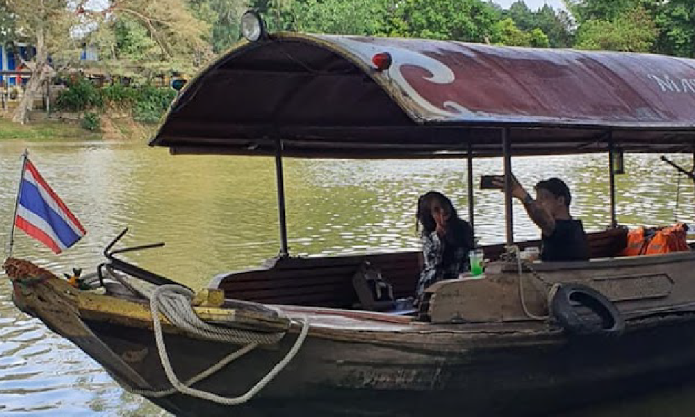 Mae Ping River Cruise & Authentic Khao Soi Experience
