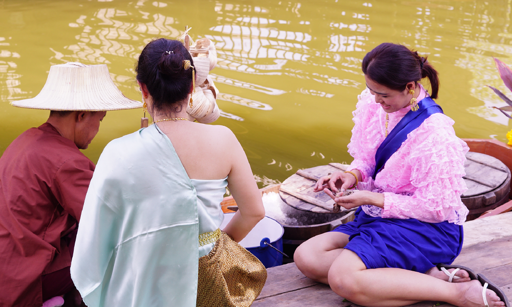 THAKANDAY03-02