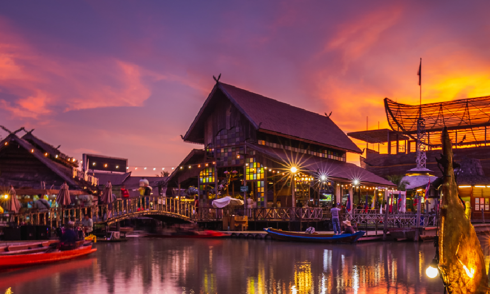 Pattaya Floating Market Cultural Park