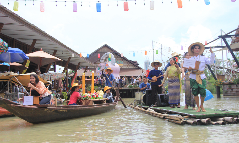 Pattaya Floating Market Cultural Park