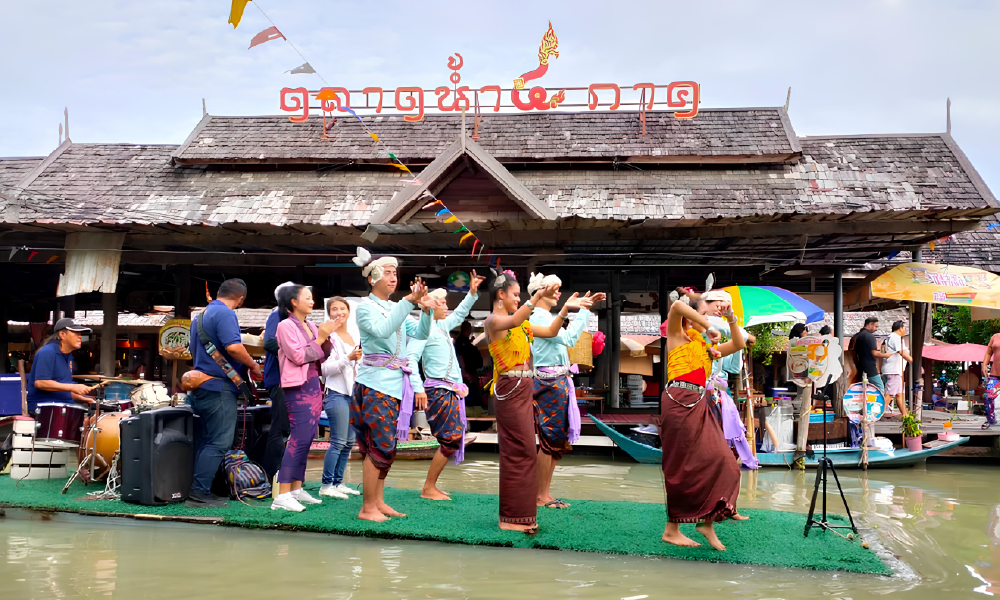 Pattaya Floating Market Cultural Park