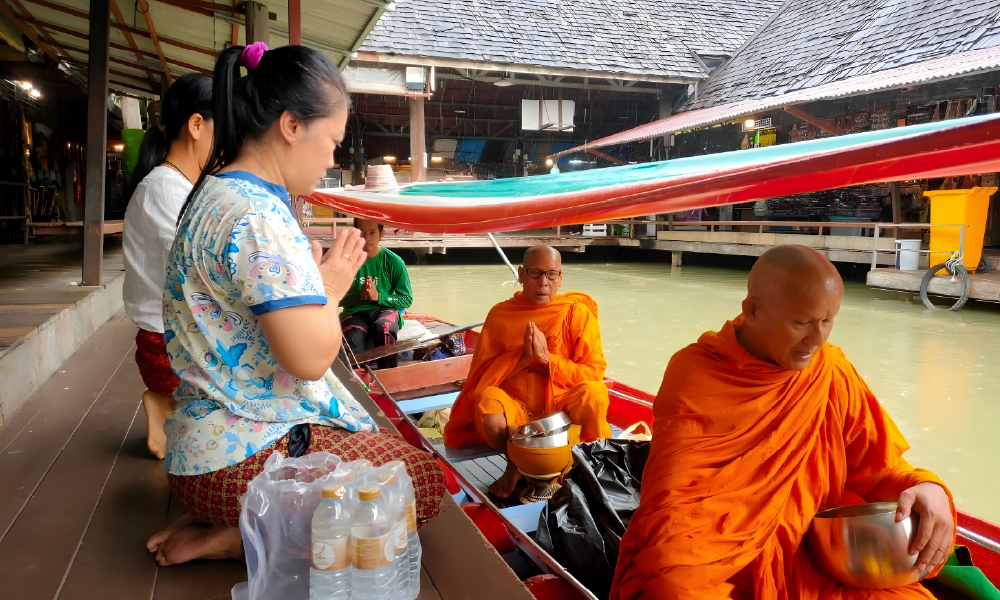 Pattaya Floating Market Cultural Park