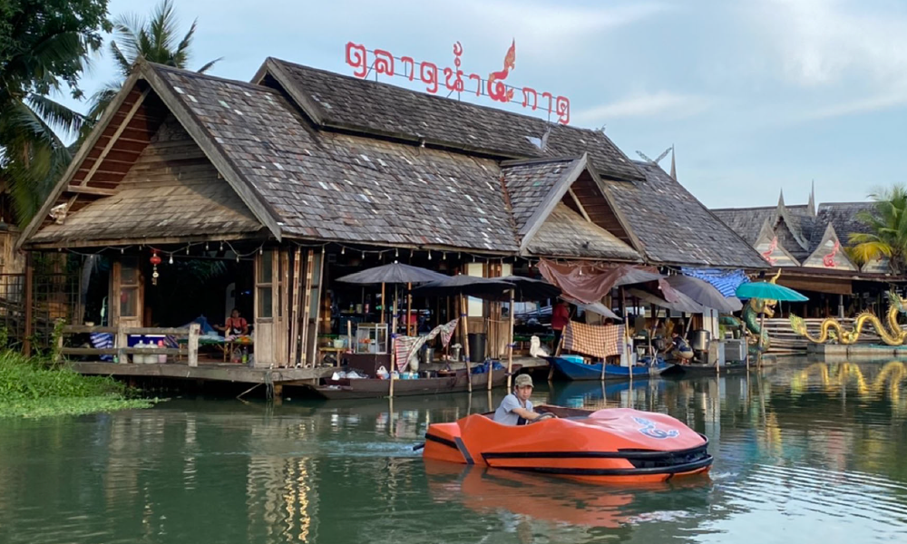 Pattaya Floating Market Cultural Park